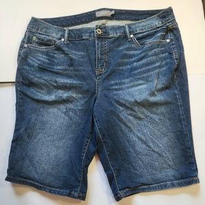 Torrid Hi-Rise Medium Wash Jean Shorts, Size 20W
